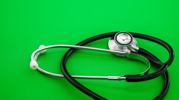 Grossesse : À quel moment les nausées nécessitent-elles une consultation médicale ?